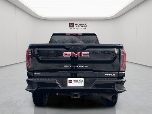 Used 2025 GMC Sierra 2500 AT4 w/ AT4 Premium Plus Package image 6