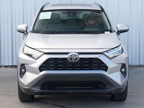 Used 2022 Toyota RAV4 XLE Premium image 44