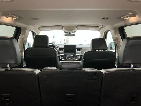 Used 2024 Ford Expedition XLT image 23