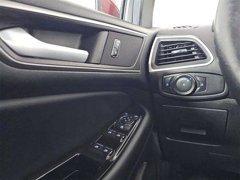 Used 2016 Ford Edge SEL w/ Equipment Group 201A image 34