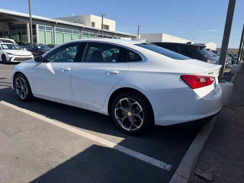 Used 2024 Chevrolet Malibu LT FWD image 3