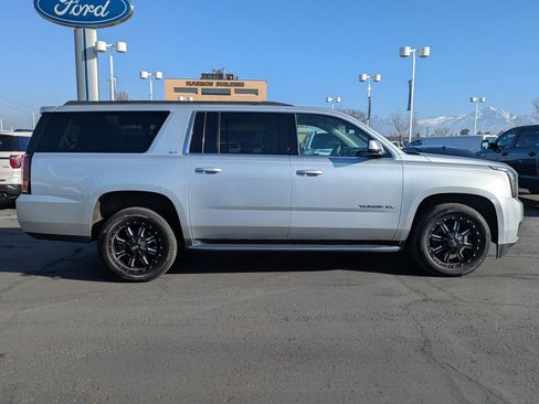 Used 2019 GMC Yukon XL SLT w/ Open Road Package image 2
