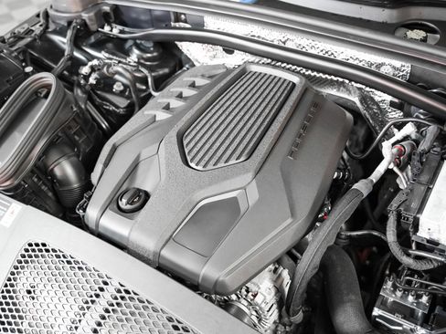 New 2026 Porsche Macan image 12