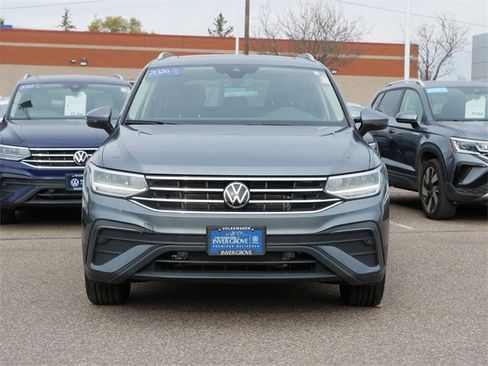 Certified 2024 Volkswagen Tiguan SE image 2