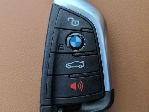 New 2026 BMW 330i Sedan w/ Premium Package RWD image 29