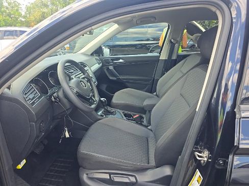 Used 2018 Volkswagen Tiguan S FWD image 3