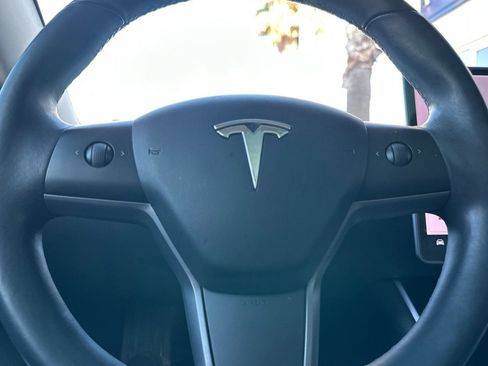 Used 2018 Tesla Model 3 Long Range image 22