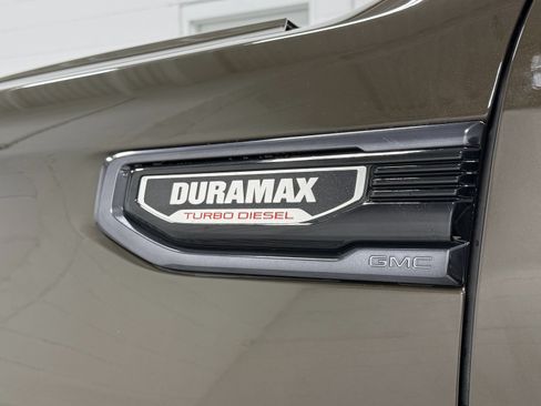 Used 2024 GMC Sierra 1500 AT4 w/ Technology Package AWD/4WD image 9
