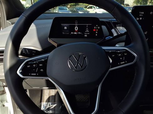 Used 2024 Volkswagen ID.4 S image 11