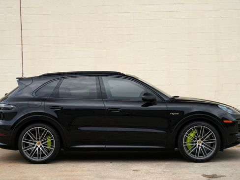 Used 2021 Porsche Cayenne Turbo S AWD/4WD image 57