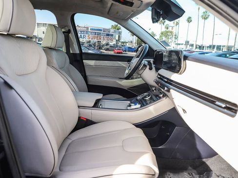 Used 2023 Hyundai Palisade Calligraphy image 18
