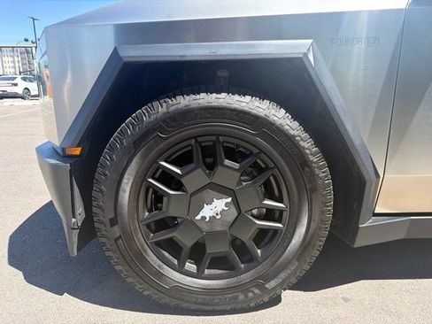 Used 2024 Tesla Cybertruck Cyberbeast AWD/4WD image 4