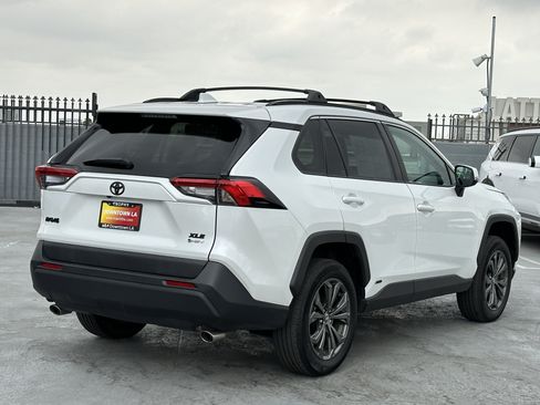 Used 2025 Toyota RAV4 XLE Premium AWD/4WD image 7