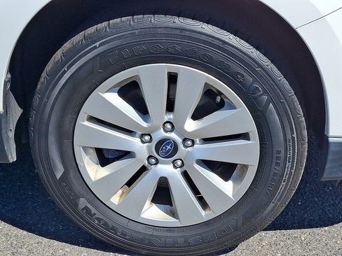 Used 2019 Subaru Outback 2.5i Premium AWD/4WD image 9