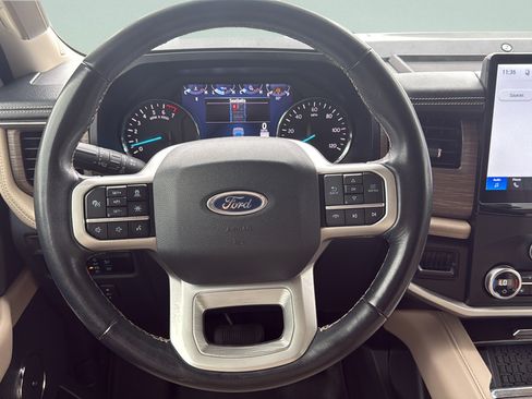 Used 2024 Ford Expedition Max Limited AWD/4WD image 17