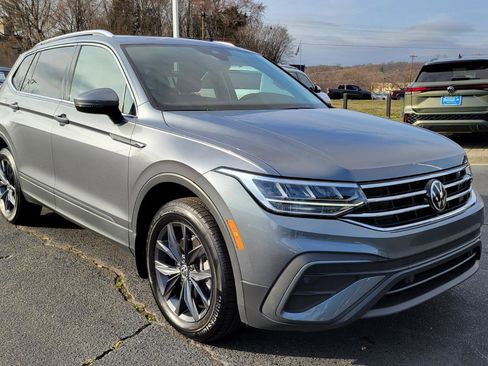 Used 2022 Volkswagen Tiguan SE image 9