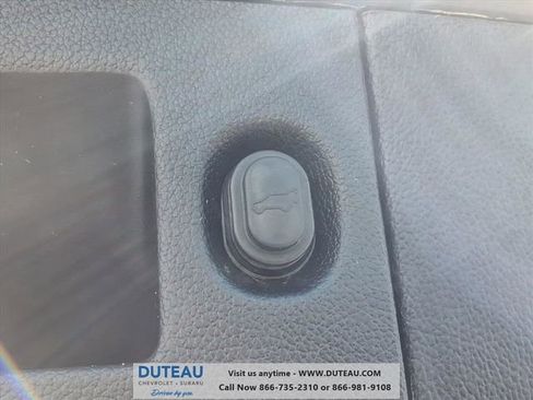 Used 2020 Chevrolet Suburban LT w/ Luxury Package image 8