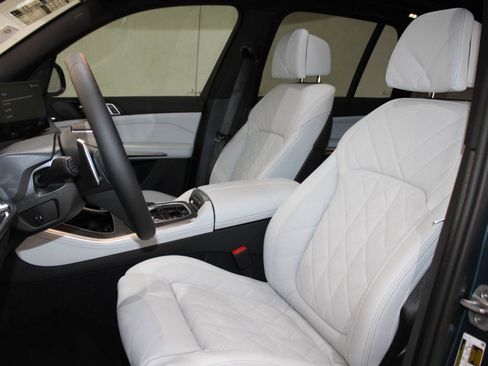Used 2026 BMW X5 sDrive40i RWD image 12