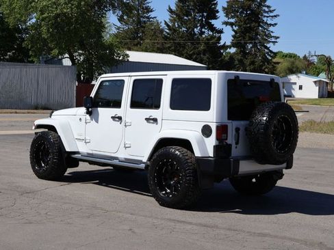 Used 2015 Jeep Wrangler Unlimited Sahara w/ Dual Top Group AWD/4WD image 8