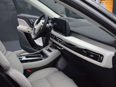 New 2026 Lincoln Aviator Reserve image 16