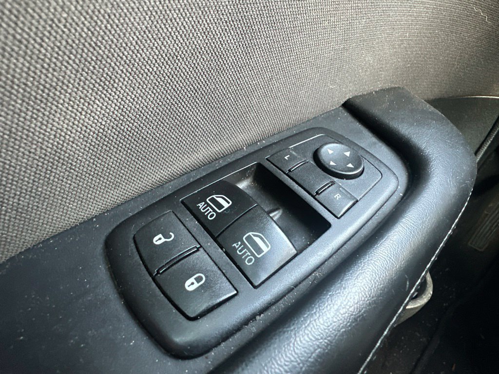 Used 2015 Dodge Challenger SXT RWD image 17