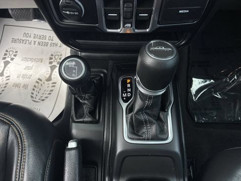 Used 2024 Jeep Gladiator Sport AWD/4WD image 20