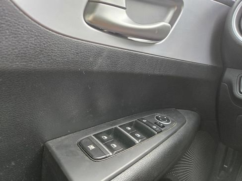 Used 2024 Kia Forte LXS w/ LXS Technology Package FWD image 12