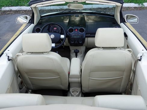 Used 2008 Volkswagen Beetle SE FWD image 73