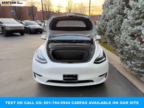 Used 2022 Tesla Model Y Long Range image 31