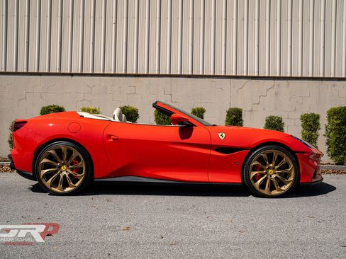 Used 2023 Ferrari Portofino M image 2
