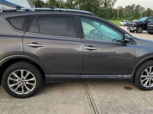Used 2017 Toyota RAV4 Platinum w/ All Weather Liner Package AWD/4WD image 8