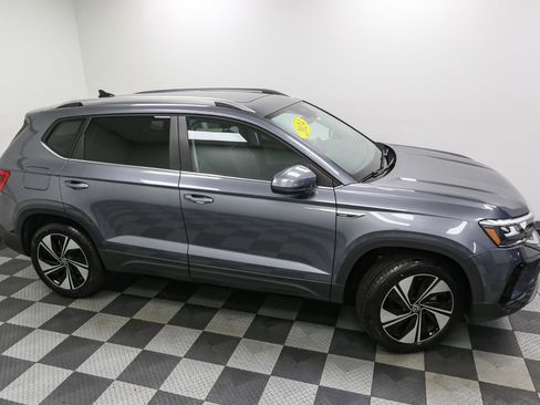 Used 2024 Volkswagen Taos SE AWD/4WD image 6