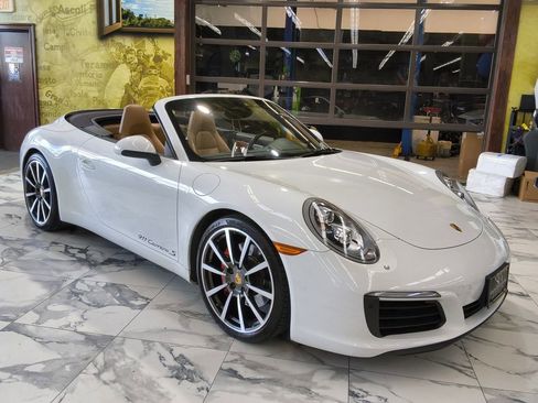 Used 2017 Porsche 911 Carrera S RWD image 2