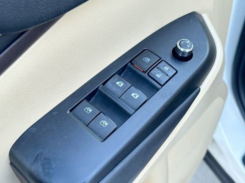 Used 2016 Toyota Highlander XLE image 14