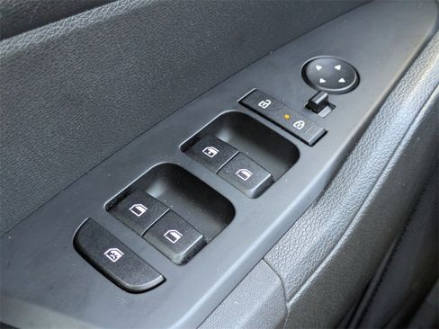 Used 2023 Kia Sportage LX image 22