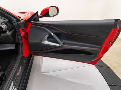 Certified 2019 Ferrari 812 Superfast RWD image 19