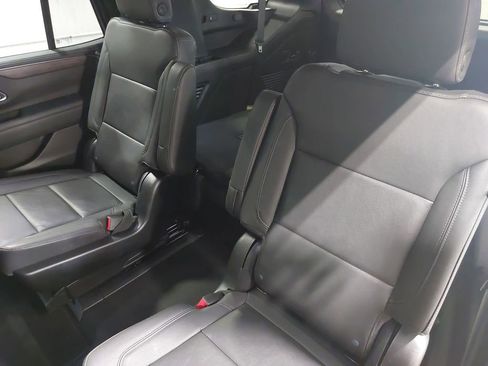 Used 2022 Chevrolet Tahoe LT w/ Luxury Package AWD/4WD image 15