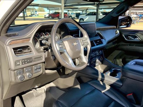 Used 2021 Chevrolet Tahoe Z71 w/ Z71 Signature Package image 16