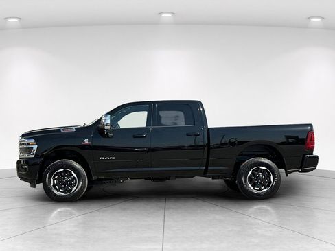 New 2026 RAM 2500 Laramie AWD/4WD image 3