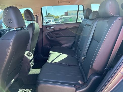 Used 2023 Volkswagen Tiguan SE image 11