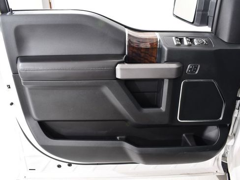 Used 2016 Ford F150 Platinum w/ Equipment Group 701A Luxury AWD/4WD image 23