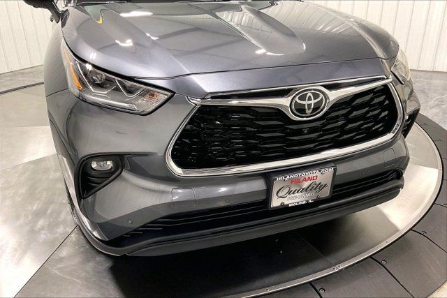 Used 2023 Toyota Highlander Limited AWD/4WD image 31