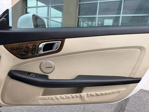 Used 2015 Mercedes-Benz SLK 250 image 16