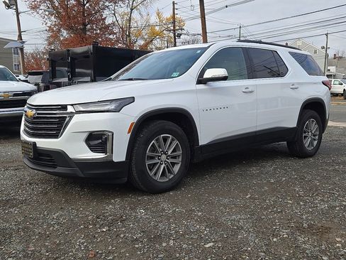 Used 2023 Chevrolet Traverse LT image 4