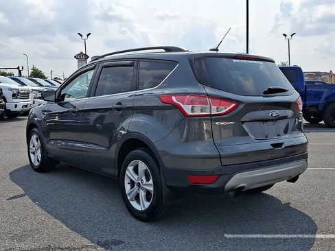 Used 2016 Ford Escape SE w/ Equipment Group 201A AWD/4WD image 4