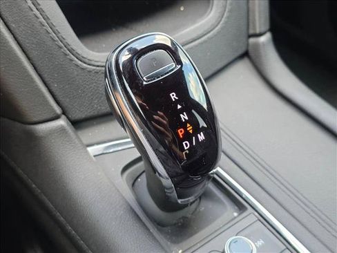 Used 2024 Cadillac XT6 Premium Luxury w/ LPO, Floor Liner Package FWD image 11