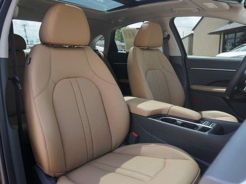 Used 2025 Hyundai Sonata Limited FWD image 31