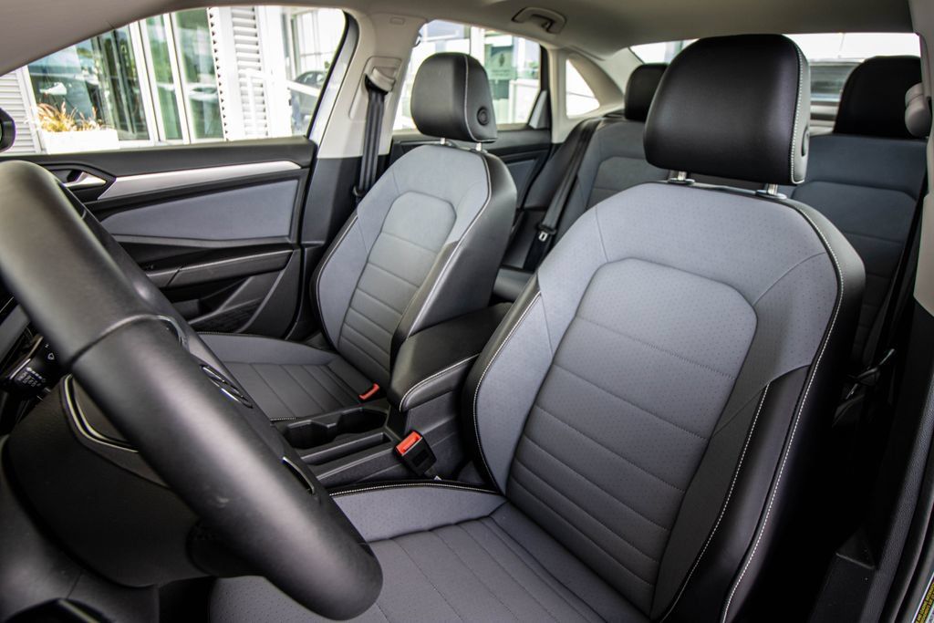 Certified 2026 Volkswagen Jetta SE FWD image 24