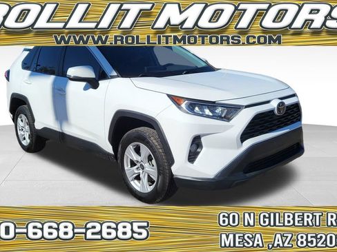 Used 2021 Toyota RAV4 XLE w/ Convenience Package FWD image 1
