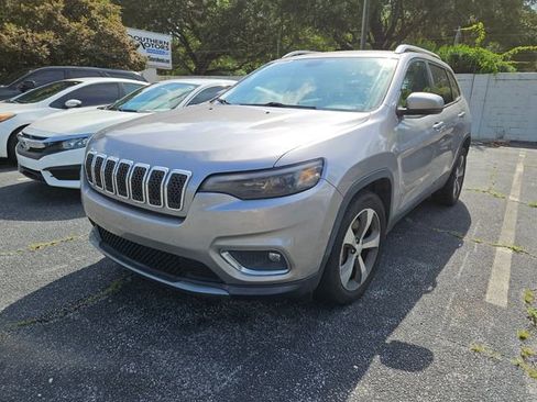 Used 2020 Jeep Cherokee Limited FWD image 2